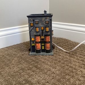 Olivanders Wand Shop Figure